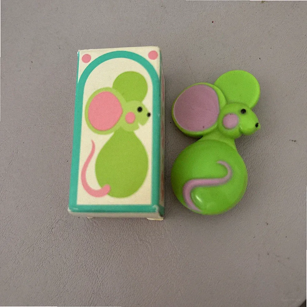 Avon Solid Perfume Fragrance Glace Pin Pals Green Blouse Mouse 1971 VTG
