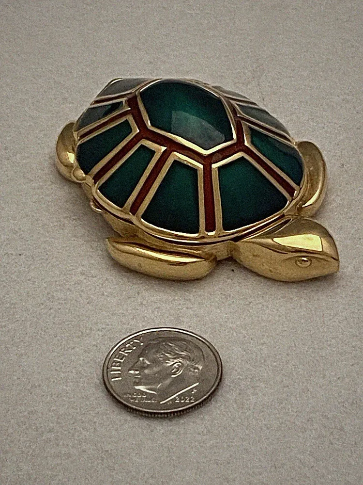 Estée Lauder 1970’s Green Enamel Turtle Solid Perfume Compact Gold Tone Trim