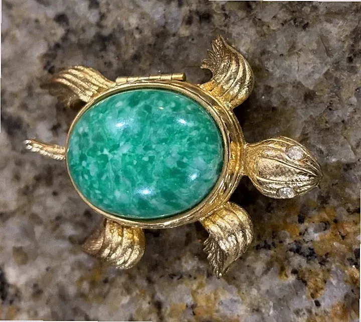 Vintage Avon Sea Turtle Solid Perfume Holder Green Cabochon Goldtone 1970s Box